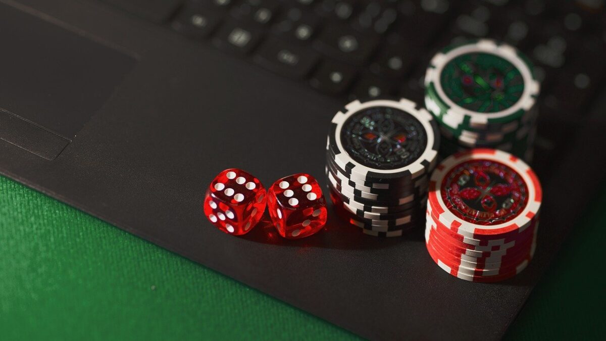 Things to Check in Online Casino Games